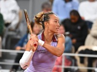 美国军团大溃败创下法网首轮三个第一，郑钦文再成全村唯一希望