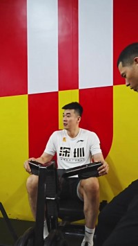 打卡力量房&李慕豪正在训练 来看看他最近的恢复情况如何吧